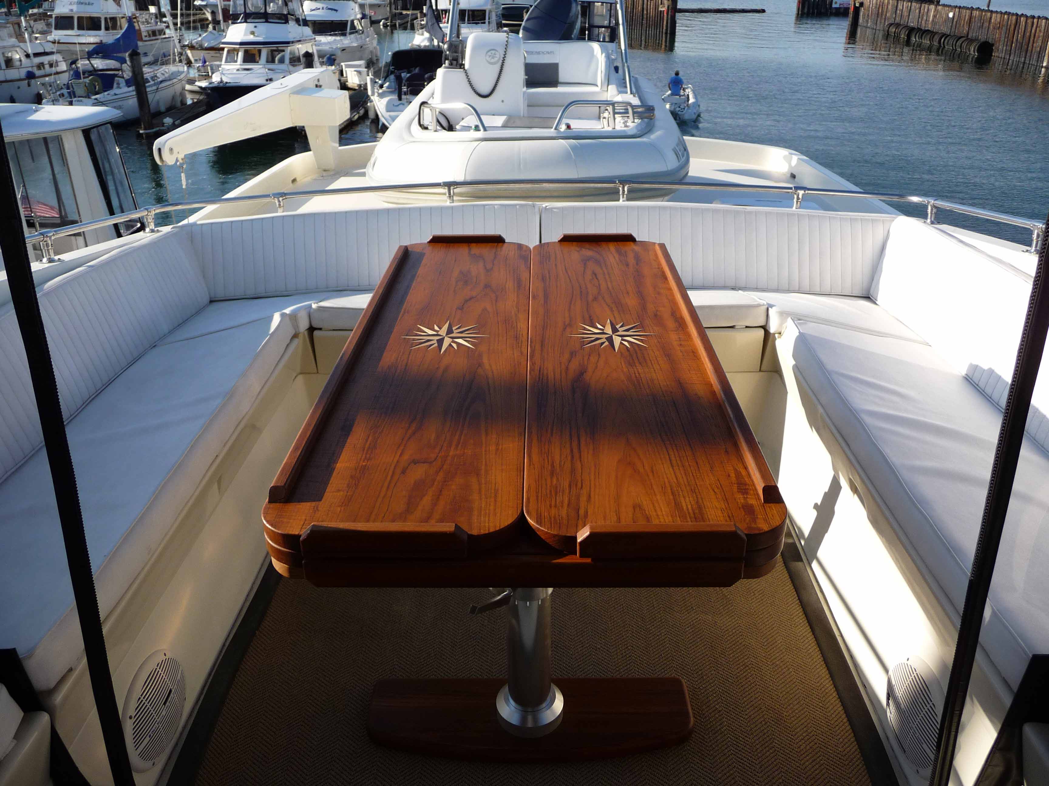 yacht dinner table